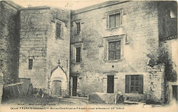 33 - Francs - Ancien Château De Francs - Cour D'honneur - CPA - Voir Scans Recto-Verso - Otros & Sin Clasificación