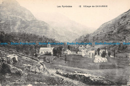 R044273 Les Pyrenees. Village De Gavarnie - Wereld