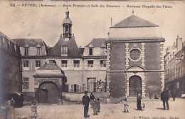 RETHEL                CARTE PHOTO   ECOLE PRIMAIRE ET SALLE DES REUNIONS - Rethel