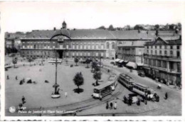 LIEGE.    Palais De Justice Et Place Saint Laurent.   -  Tramways Et Commerces.    Non Circulé. - Liège