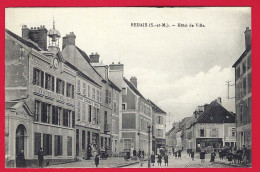 77 - REBAIS +++ L'Hôtel De Ville +++ - Rebais