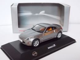 J-Collection Nissan 350Z Echelle 1/43 En Boite Vitrine Et Surboite Carton - Autres & Non Classés