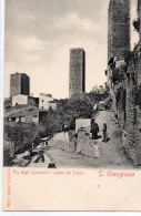 San Gimignano Animée Via Degli Innocenti E Veduta Del Paese - Siena