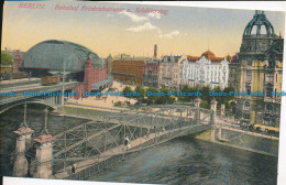 R045244 Berlin. Bahnhof Friedrichstrasse U. Schlutersteg - Welt