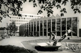 73168979 Miskolc Sitz Des SZOT Mit Statue Wasserschoepfer Von S. Kiss Miskolc - Hongrie