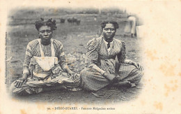 Madagascar - DIÉGO SUAREZ - Femmes Malgaches Assises - Ed. G. Charifou Fils 90 - Madagaskar