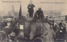 Spartakusaufstand - BERLIN - Januar 1919 - Panzerauto Auf Einer Patrouillienfahrt - Phot. G. Riebicke - Verlag S. U. G.  - Andere & Zonder Classificatie