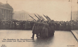 Die Bestattung Der Revolutionsopfer - BERLIN - November 1918 - Salut-Schiessen Beim Nahen Des Trauerzuges - Phot. Conrad - Otros & Sin Clasificación