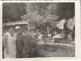 JEWISH JUDAICA TURQUIE CONSTANTINOPLE HALKI  FAMILY ARCHIVE SNAPSHOT PHOTO FEMME BOY CAFE 6.5X8.8cm. - Personnes Anonymes