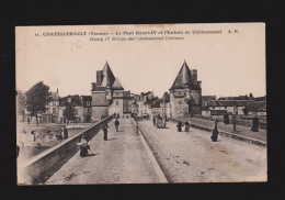 CPA - 86 - Chatellerault - Le Pont Henri-IV Et L'Entrée De Châteauneuf - Animée - Circulée - Chatellerault