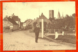 DK139_*   RIBE Ved SØNDERPORT * TYPICAL POPULATED STREET * SENDT To VIBORG 1910 - Denmark