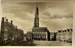 CPSM ARRAS (Pas De Calais) - La Petite Place Et L'Hôtel De Ville - Arras