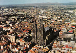 63 CLERMONT-FERRAND La Cathédrale     Vue Aérienne           (Scan R/V) N°   3   \MT9108 - Clermont Ferrand