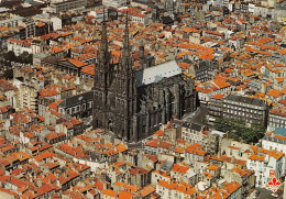 63 CLERMONT-FERRAND La Cathédrale     Vue Aérienne           (Scan R/V) N°   2   \MT9108 - Clermont Ferrand