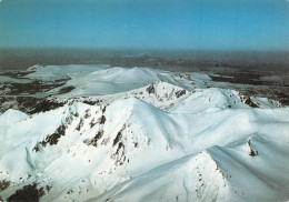 63 LE PUY-DE-SANCY Le Massif En Hiver Vu Du Ciel (Scan R/V) N°   48   \MT9103 - Le Mont Dore