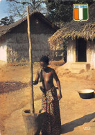 COTE-D'IVOIRE Pileuse Au Village   (Scan R/V) N° 67 \MT9114 - Costa D'Avorio