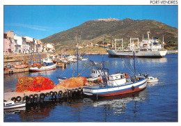 66 Port-Vendres Un Cargo Quittant Le Port De Pêche    (Scan R/V) N°   7   \MT9119 - Port Vendres