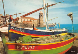 66 COLLIOURE    Les Barques  De Pêcheurs   (Scan R/V) N°   49   \MT9127 - Collioure