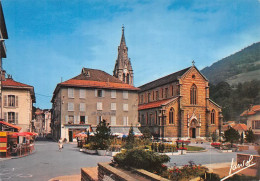 38 ALLEVARD-les-BAINS  La Place De L'église   (Scan R/V) N°  44   \MT9147 - Allevard