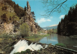 38 Villard-de-Lans Route Des Gorges De La Bourne La Roche Pointue      (Scan R/V) N°   8   \MT9143 - Villard-de-Lans