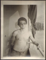 Muscular Man Guy On Terrace Guy Int Old  Photo 12x9 Cm # 40802 - Anonyme Personen