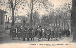 VINCENNES - Institution De Jeunes Filles - Rue De Montreuil - Un Groupe D'Elèves - état - Vincennes