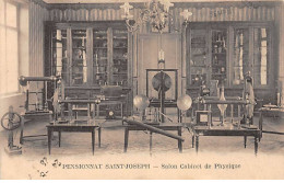 CAEN - Pensionnat Saint Joseph - Salon Cabinet De Physique - état - Caen