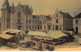 ETAMPES - Marché De L'Hôtel De Ville - état - Etampes