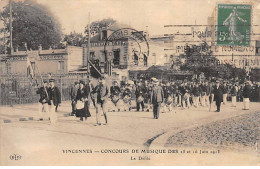 VINCENNES - Concours De Musique Des 15 Et 16 Juin 1913 - Le Défilé - état - Vincennes