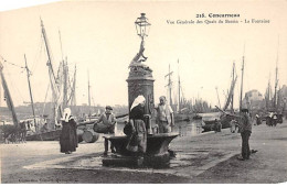 CONCARNEAU - Vue Générale Des Quais Du Bassin - La Fontaine - Très Bon état - Concarneau