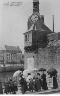 CONCARNEAU - La Ville Close, Le Beffroi Et Le Cadran Solaire - Très Bon état - Concarneau