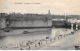 CONCARNEAU - Le Beffroi Et Les Remparts - Très Bon état - Concarneau