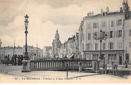 LA ROCHELLE - L'Ecluse Et Le Quai Duperre - Très Bon état - La Rochelle