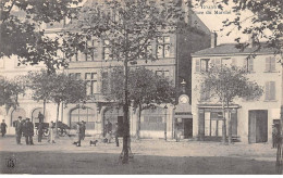 ROANNE - Place Du Marché - Très Bon état - Roanne