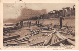 BIARRITZ - La Foule Devant Les Epaves Du Padosa Naufragé Devant L'Hôtel Du Palais Le 14 Décembre 1907 - état - Biarritz