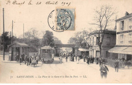 SAINT DENIS - La Place De La Gare Et La Rue Du Port - Très Bon état - Saint Denis