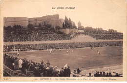 ANTIBES - Le Stade Municipal Et Le Fort Carré - état - Antibes