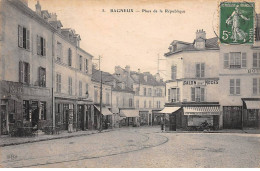 BAGNEUX - Place De La République - Très Bon état - Bagneux