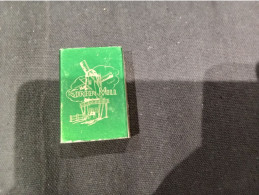 USA . Petite Boîte Aĺlumettes " Green Mill " Mineapolis  Net  1 - Matchboxes