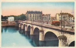 42 Loire  Le Pont Et Le Quai De La Loire        N° 11 \MN6039 - Roanne