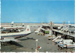 CPSM JAPON THEMES TRANSPORTS AERONAUTIQUE - Vickers 828 Viscount Sur L'aéroport De Tokyo - 1946-....: Modern Tijdperk