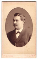 Fotografie J. C. Schaarwächter, Berlin, Portrait Otto Neumann Als Junger Herr  - Personas Anónimos