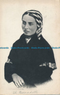 R045877 Lourdes. La Bienheureuse Bernadette Soubirous. 1933 - World