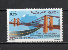 MAROC N°  635   NEUF SANS CHARNIERE  COTE  1.00€    PONT ROUTE - Marocco (1956-...)