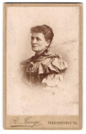 Fotografie Reinhardt Junge, Tangermünde A / Elbe, Portrait Bürgerliche Dame Im Festlichen Kleid  - Anonieme Personen