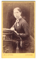 Photo Jas S. Catford, Ilfracombe, Portrait ältere Dame In Zeitgenössischer Kleidung  - Anonyme Personen