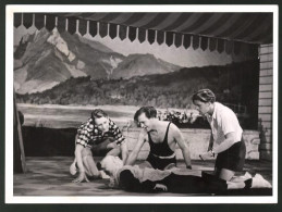 Fotografie Der Lügner Und Die Nonne Im Akademietheater  - Famous People