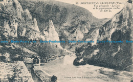 R046400 Fontaine De Vaucluse. Vue Generale Le Lac Et Le Gigantesque Rocher De 35 - Welt