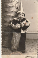 JEWISH JUDAICA  TURQUIE CONSTANTINOPLE  FAMILY ARCHIVE SNAPSHOT PHOTO ENFANT  8.5X13.5cm. - Persone Anonimi