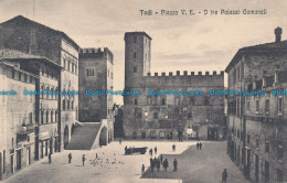 R046474 Todi. Piazza V. E. I Tre Palazzi Comunali - Welt